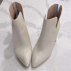 Steve Madden ankle bootie 🤍